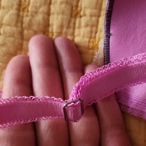 VS Dream Angel's lined Demi EUC 32A - Picture 5 of 11